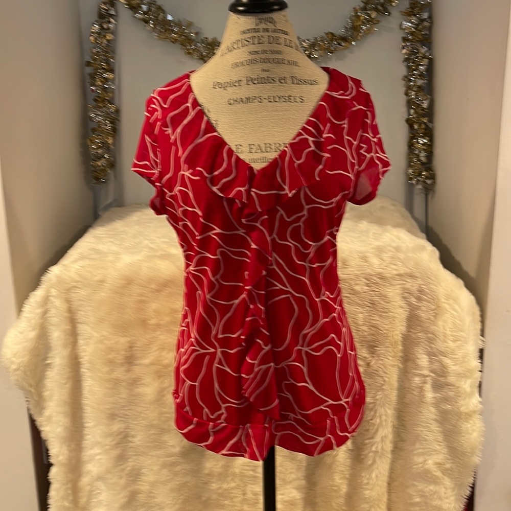 New York & Company Size: XL Red Floral Blouse.